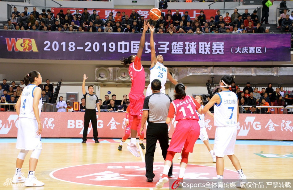 直播吧12月31日訊NBA常規(guī)賽，76人125-103輕取開拓者。本場比賽，76人球員烏布雷表現(xiàn)出色，進(jìn)攻端攻筐效率很高；最亮眼的是搶斷表現(xiàn)，利用自己敏銳的嗅覺和極快的速度送出生涯新高的8次搶斷此前最
