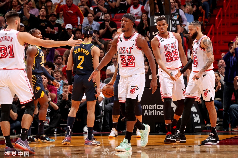 虎撲01月09日訊 今日NBA常規(guī)賽快船對陣掘金的比賽正在進(jìn)行中。比賽第二節(jié)，默里和沙里奇連續(xù)命中3記三分，掘金領(lǐng)先快船19分。
