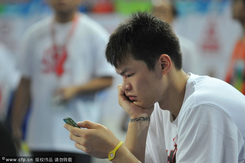 詹俊：熱刺缺個(gè)攔截能力突出的后腰 利物浦的跑動(dòng)與對(duì)抗能力太強(qiáng)