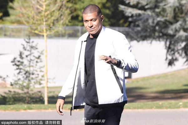 主帥因沒換上阿什利揚兒子被噴下課，英甲球隊主席：球迷真傻X