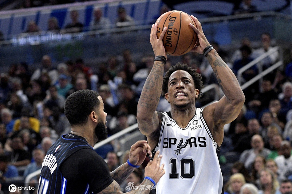 NBA常規(guī)賽，騎士113-95戰(zhàn)勝勇士，小吧為大家整理了騎士主教練肯尼-阿特金森賽后的采訪。教練，您覺得球隊(duì)在半場后的表現(xiàn)如何？阿特金森：是的，我們當(dāng)時很掙扎，得分困難。他們的身體對抗讓我們無法展開自
