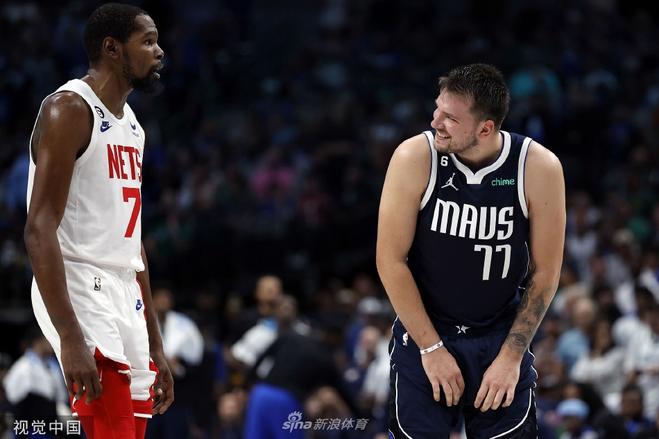 直播吧12月31日訊NBA常規(guī)賽，勇士在主場以95-113不敵騎士。此役，庫明加替補(bǔ)出戰(zhàn)31分57秒，投籃15中4，三分2中0，罰球13中10，得到18分10籃板2助攻1搶斷1蓋帽。本場比賽過后，庫明

