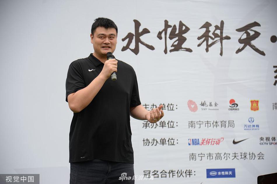 兒時(shí)偶像是誰(shuí)？拜仁后衛(wèi)博埃：沃克