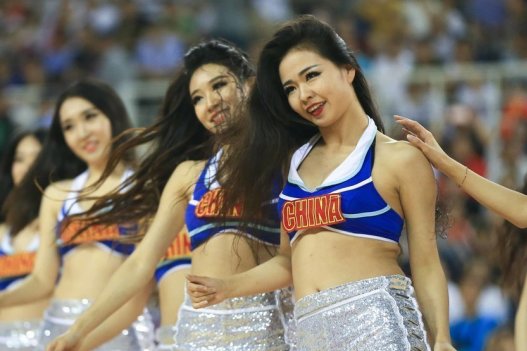 虎撲1月9日訊 今天NBA常規(guī)賽步行者主場對陣公牛的比賽已經(jīng)結(jié)束。全場戰(zhàn)罷，步行者以129-113戰(zhàn)勝公牛。本場比賽，步行者球員帕斯卡爾-西亞卡姆出戰(zhàn)28分鐘，17投11中，其中三分球7投3中，罰球3
