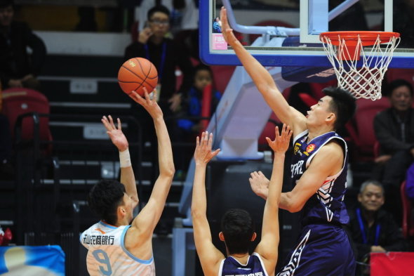 [流言板]進(jìn)步五場(chǎng)！湖人目前29勝19負(fù)，上賽季同期24勝24負(fù)