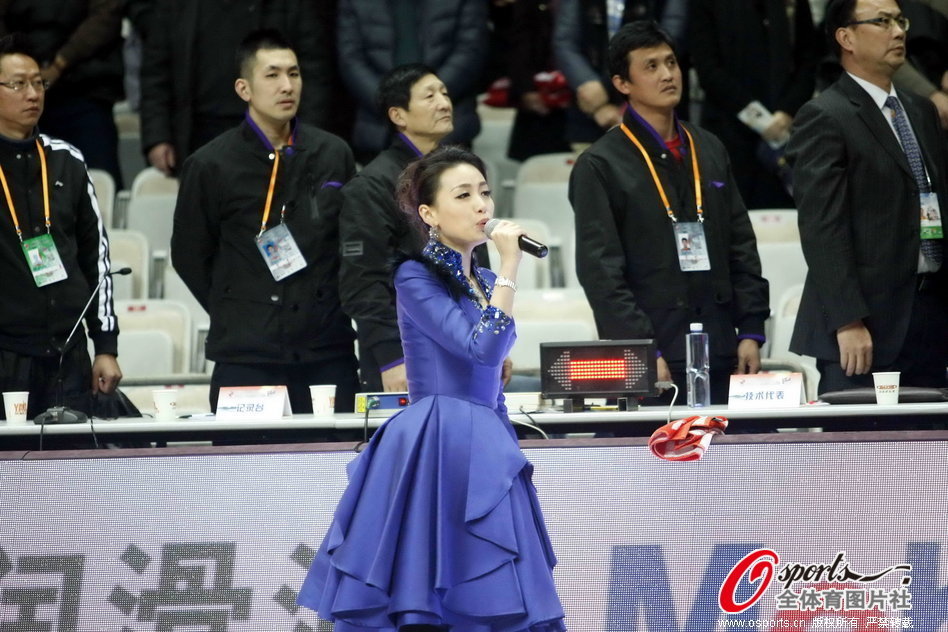 11戰(zhàn)0勝9負(fù)！阿塞拜疆足協(xié)怒斥老帥桑托斯：我們不需要懦弱的足球