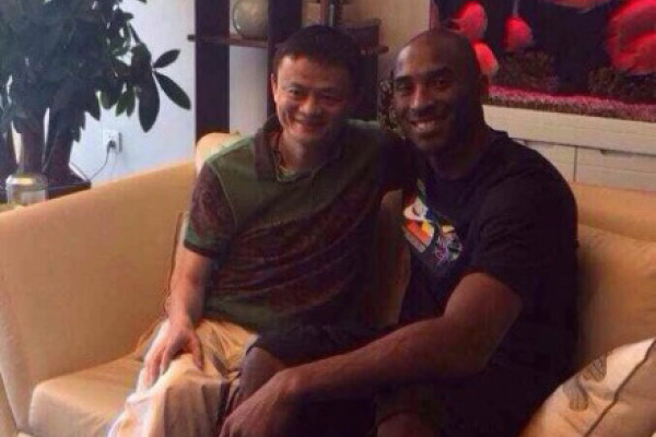 她也萊了！馬萊萊經(jīng)紀(jì)人Angela Rullo曬自拍照，與中超再續(xù)前緣