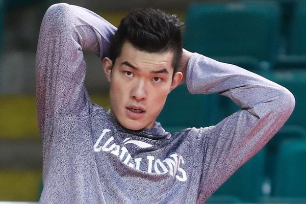 11戰(zhàn)0勝9負(fù)！阿塞拜疆足協(xié)怒斥老帥桑托斯：我們不需要懦弱的足球