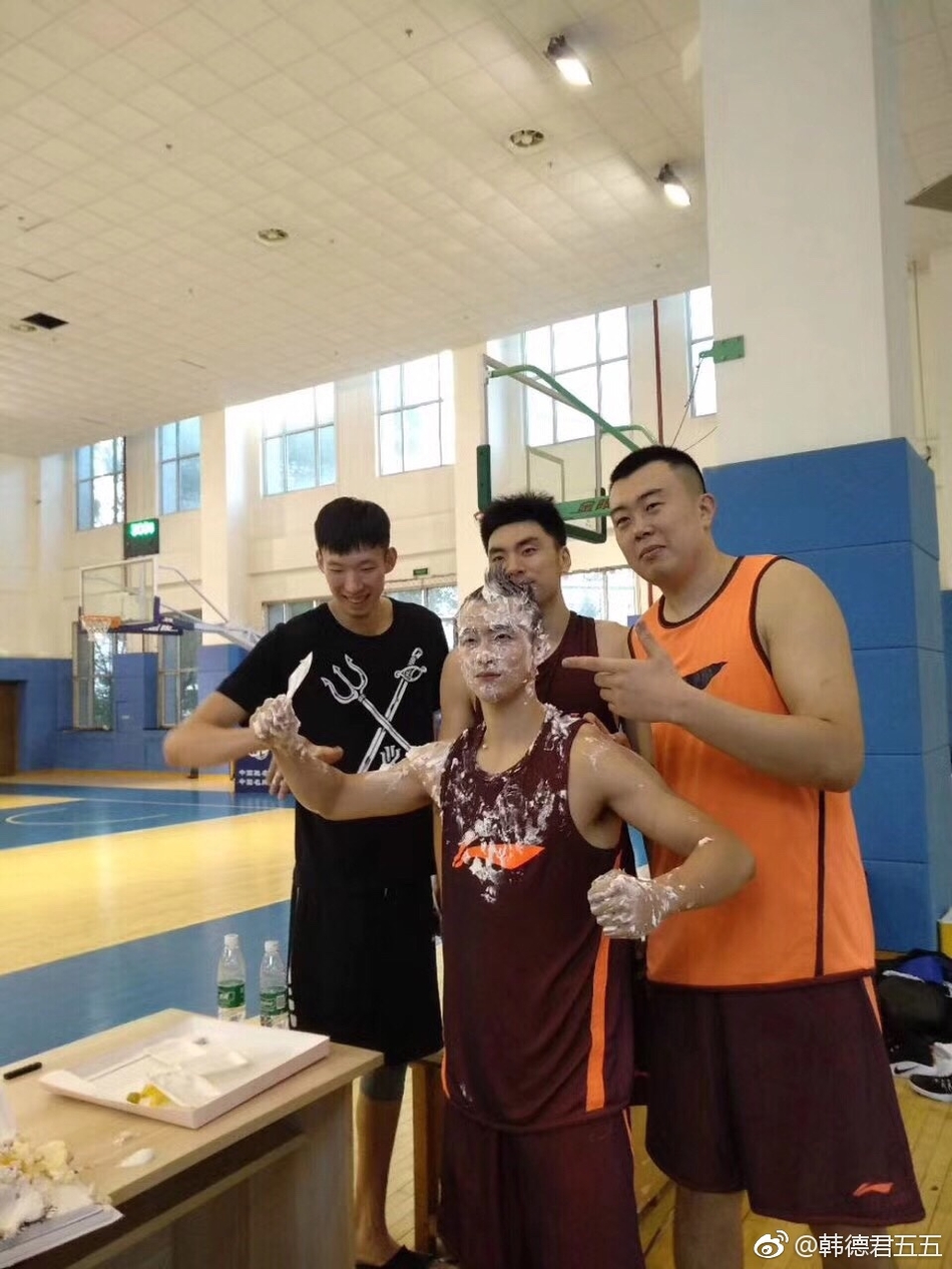 范迪克：我們接受這場比賽結(jié)果，期待著在安菲爾德的次回合