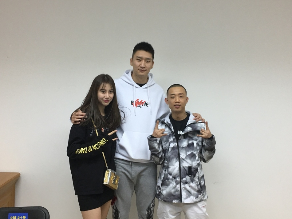 1天傷3人！巴黎隊(duì)內(nèi)登貝萊、杜埃傷缺，而主帥恩里克鎖骨骨折