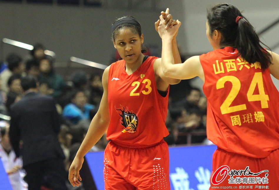 11戰(zhàn)0勝9負(fù)！阿塞拜疆足協(xié)怒斥老帥桑托斯：我們不需要懦弱的足球