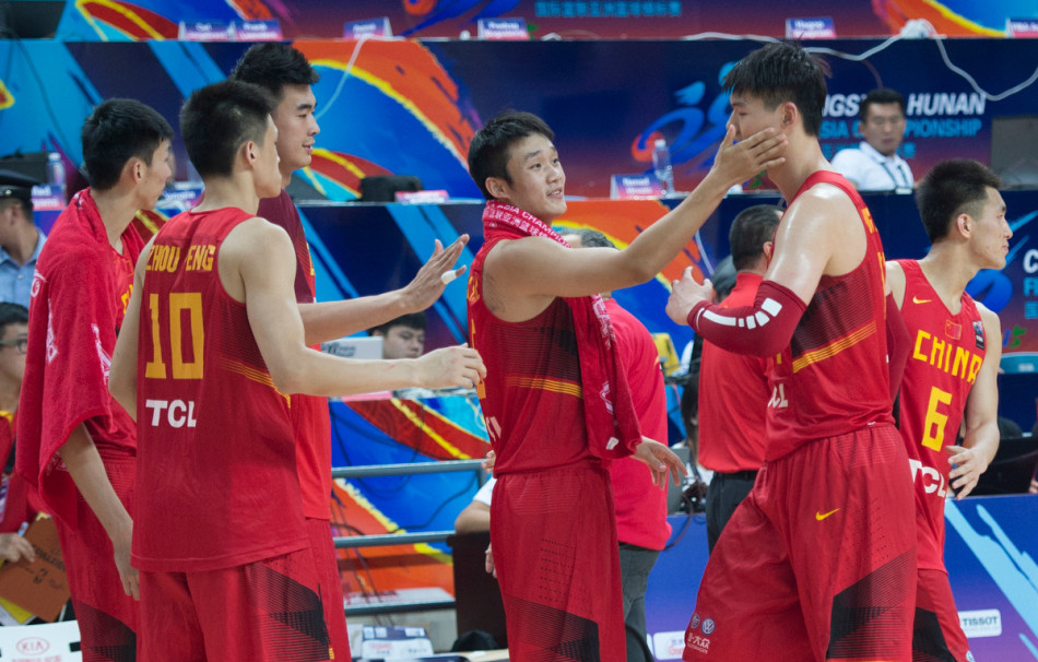 虎撲01月09日訊 NBA常規(guī)賽騎士對陣?yán)做谋荣愓谶M(jìn)行中。第四節(jié)比賽中，亞歷山大過掉加蘭迎著阿倫拋投打進(jìn)，目前26中13砍下29分。

