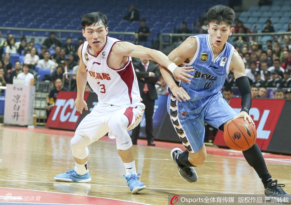 羅馬諾：巴斯克斯今日將與勒沃庫(kù)森簽約2年，他正在飛往德國(guó)