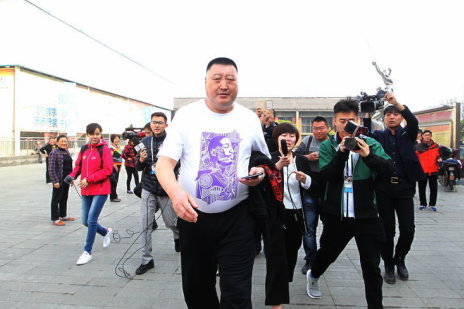 記者曾表示馬威為黃蜂非賣品，今日湖人成功將其交易到手