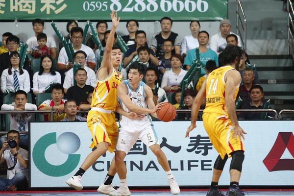 北愛爾蘭主帥：盡管失去了克羅斯和穆勒等人，德國(guó)依然是一支強(qiáng)隊(duì)