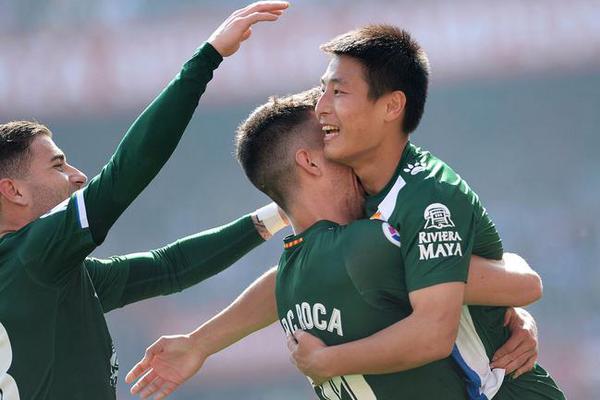 沃克杯美國(guó)隊(duì)17比9碾壓英愛隊(duì) 創(chuàng)下五連冠偉業(yè)