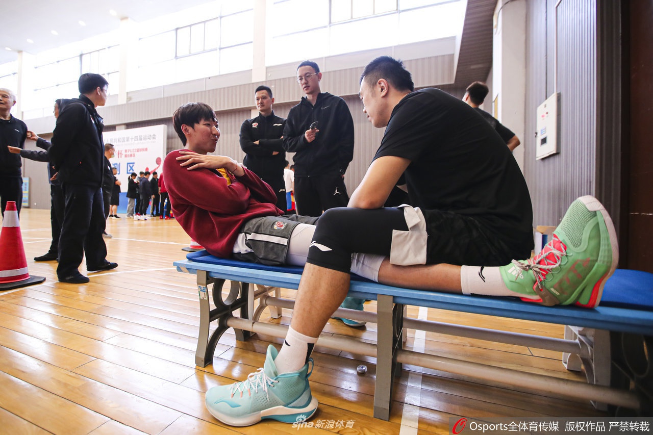 黃蜂主帥：只要小庫里在場上 他就能給你帶來更多的牽制力
